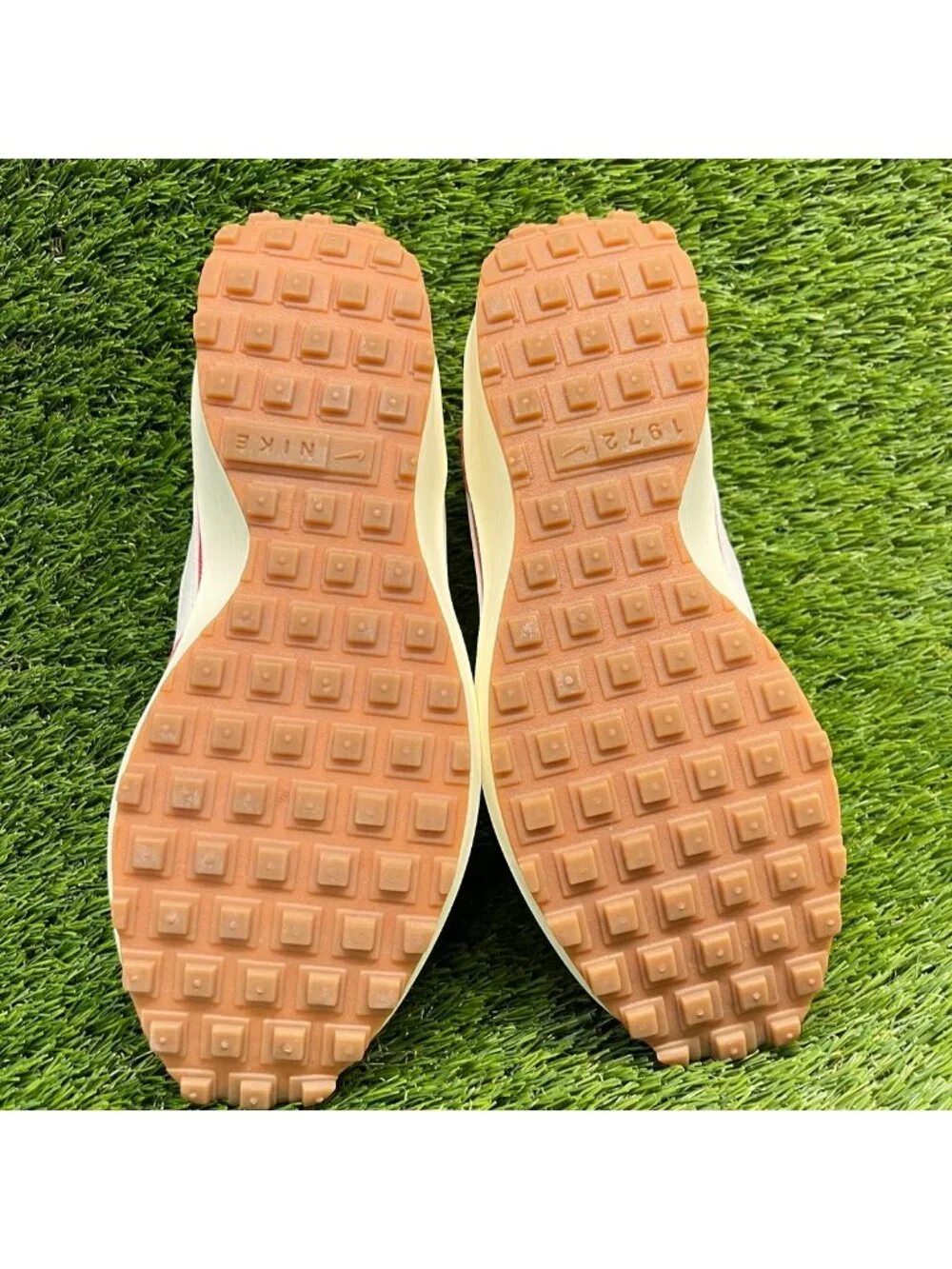 Nike Waffle Debut Vintage Womens Size 7.5 Red Sail Gum Running Shoes Sneakers